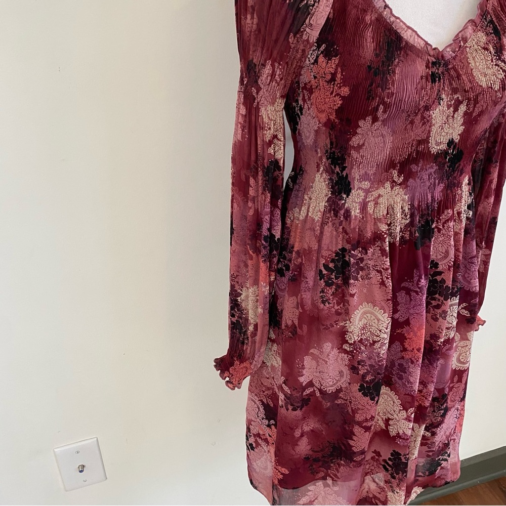 Sunny Leigh Floral V Neck Ruffled Dress Size Small - Picture 6 of 10